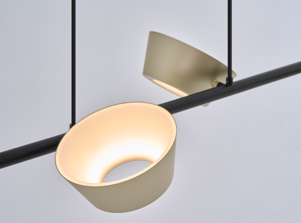 The OLO XL enlarges the classic hollow lampshade, becoming one of the new members to spark imaginations and create combinations of light atmospheres for diverse spaces.